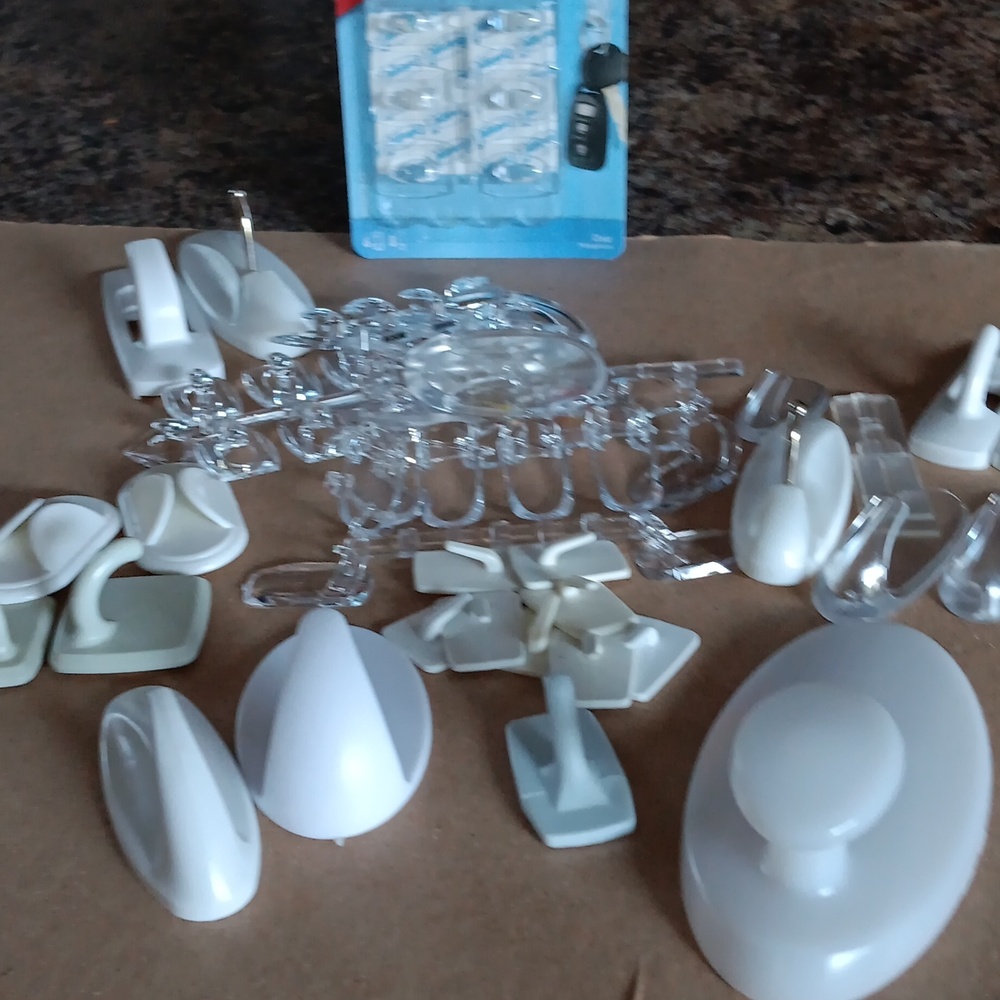 Command plastic hooks